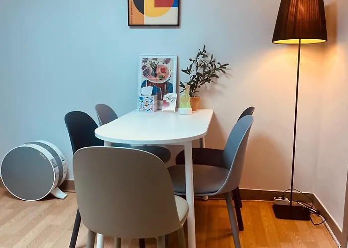 Hongdae Station 5min Full Option Seul