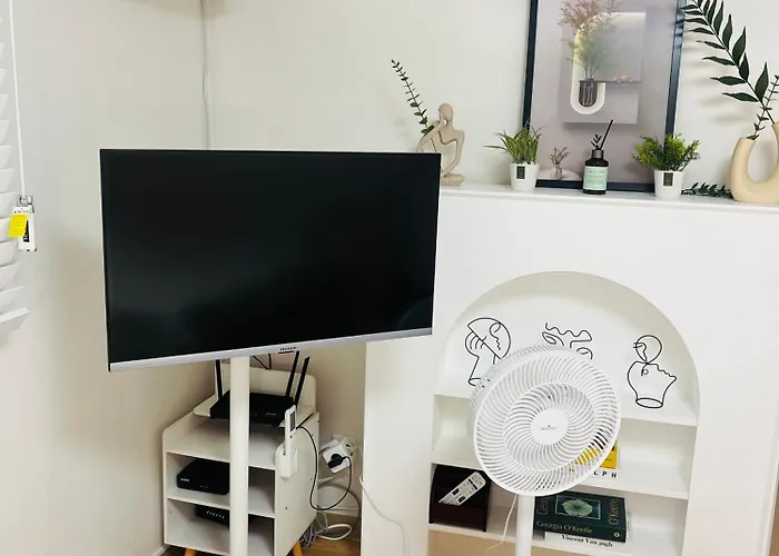 Hongdae Station 5min Full Option