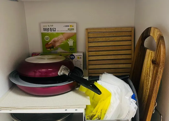 Hongdae Station 5min Full Option